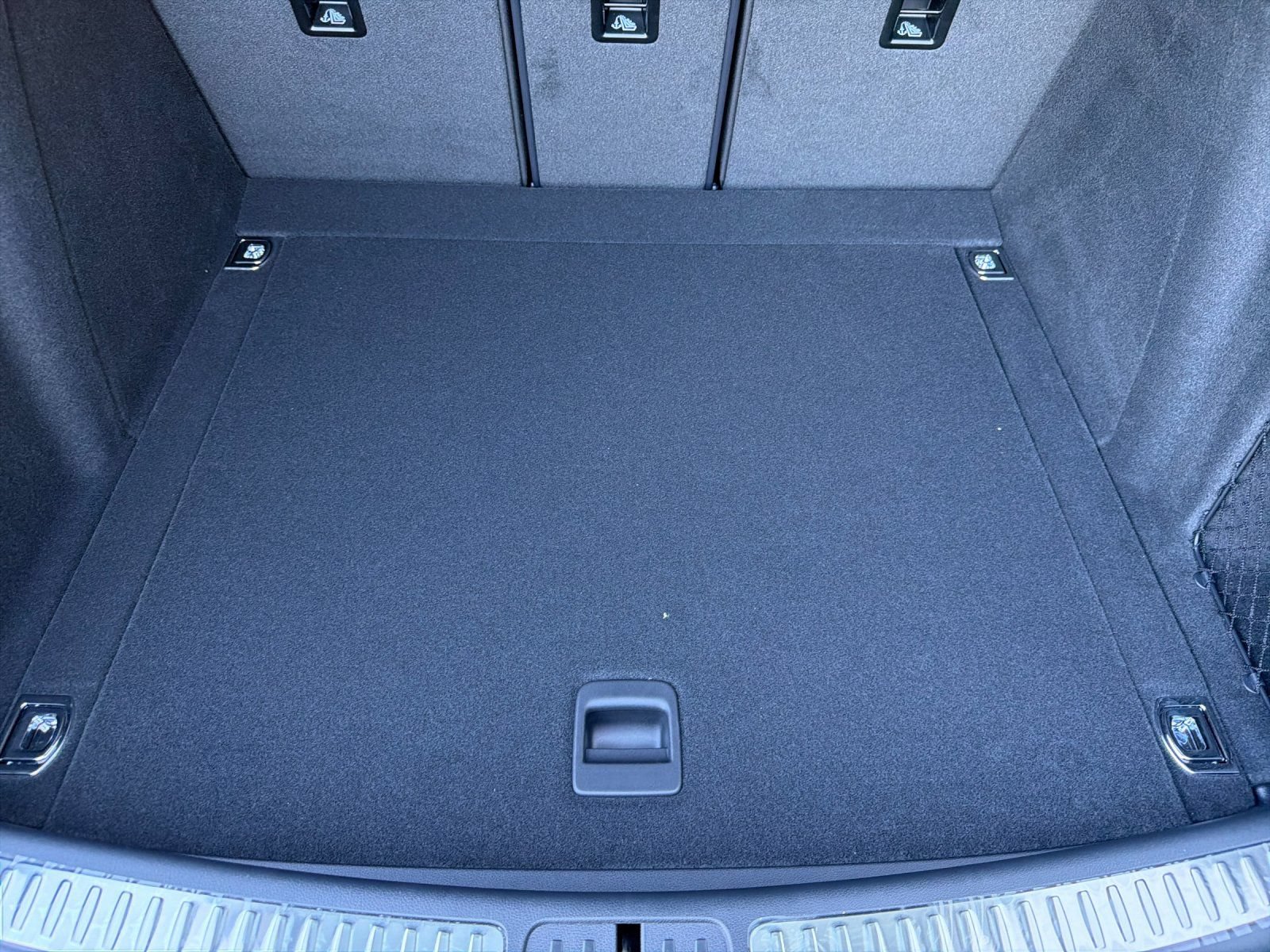 New 2026 Porsche Macan AWD/4WD image 15
