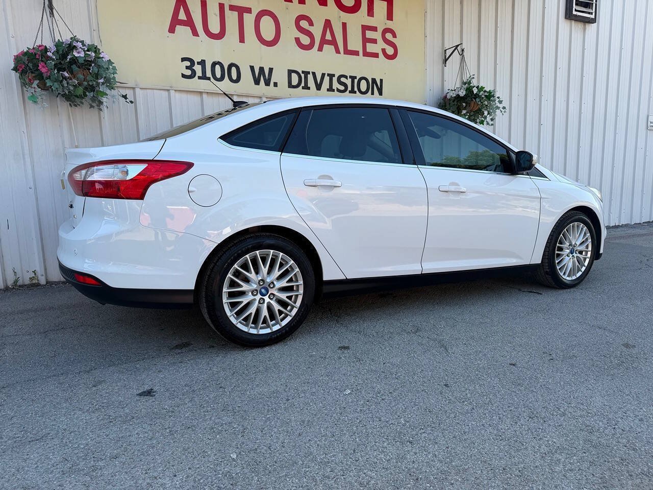 Used 2012 Ford Focus SEL FWD image 3