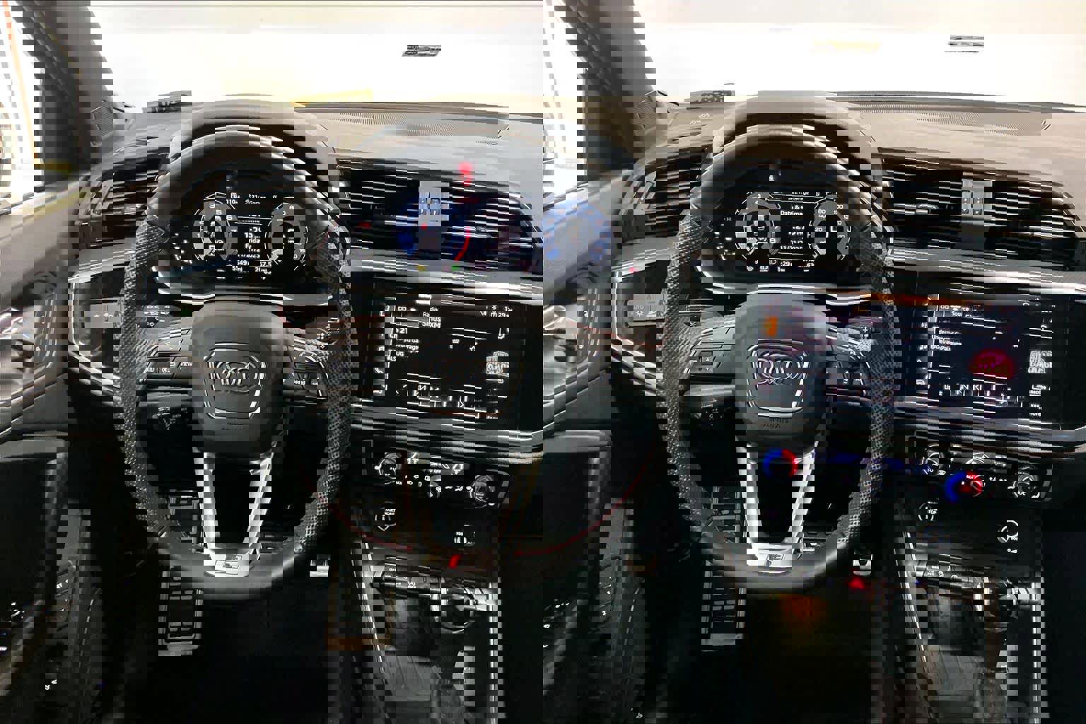 Certified 2025 Audi Q3 2.0T Premium Plus w/ Premium Plus Package image 8