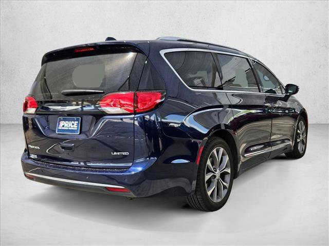 Used 2019 Chrysler Pacifica Limited w/ Tire & Wheel Group FWD image 5