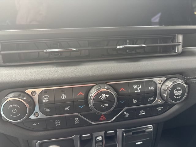 New 2026 Jeep Wrangler Unlimited Sahara AWD/4WD image 10