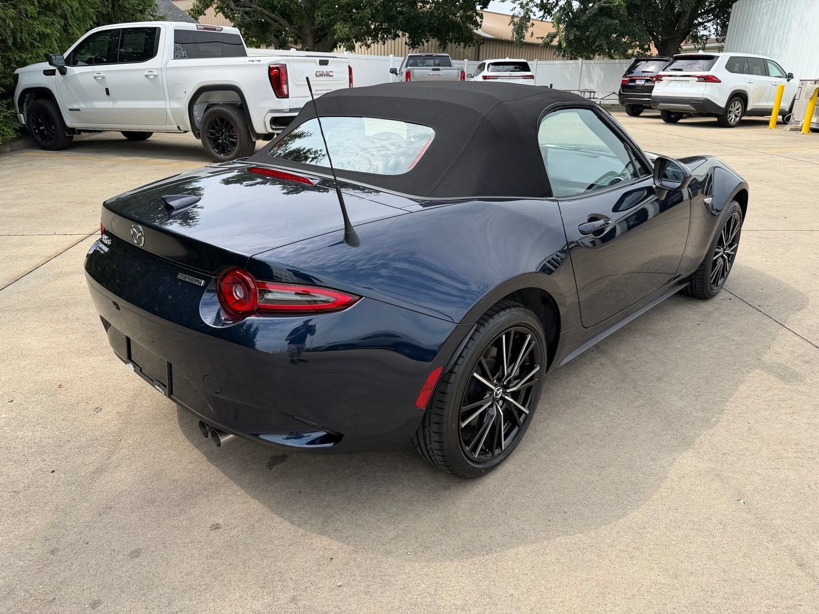 Used 2025 MAZDA MX-5 Miata Grand Touring RWD image 24