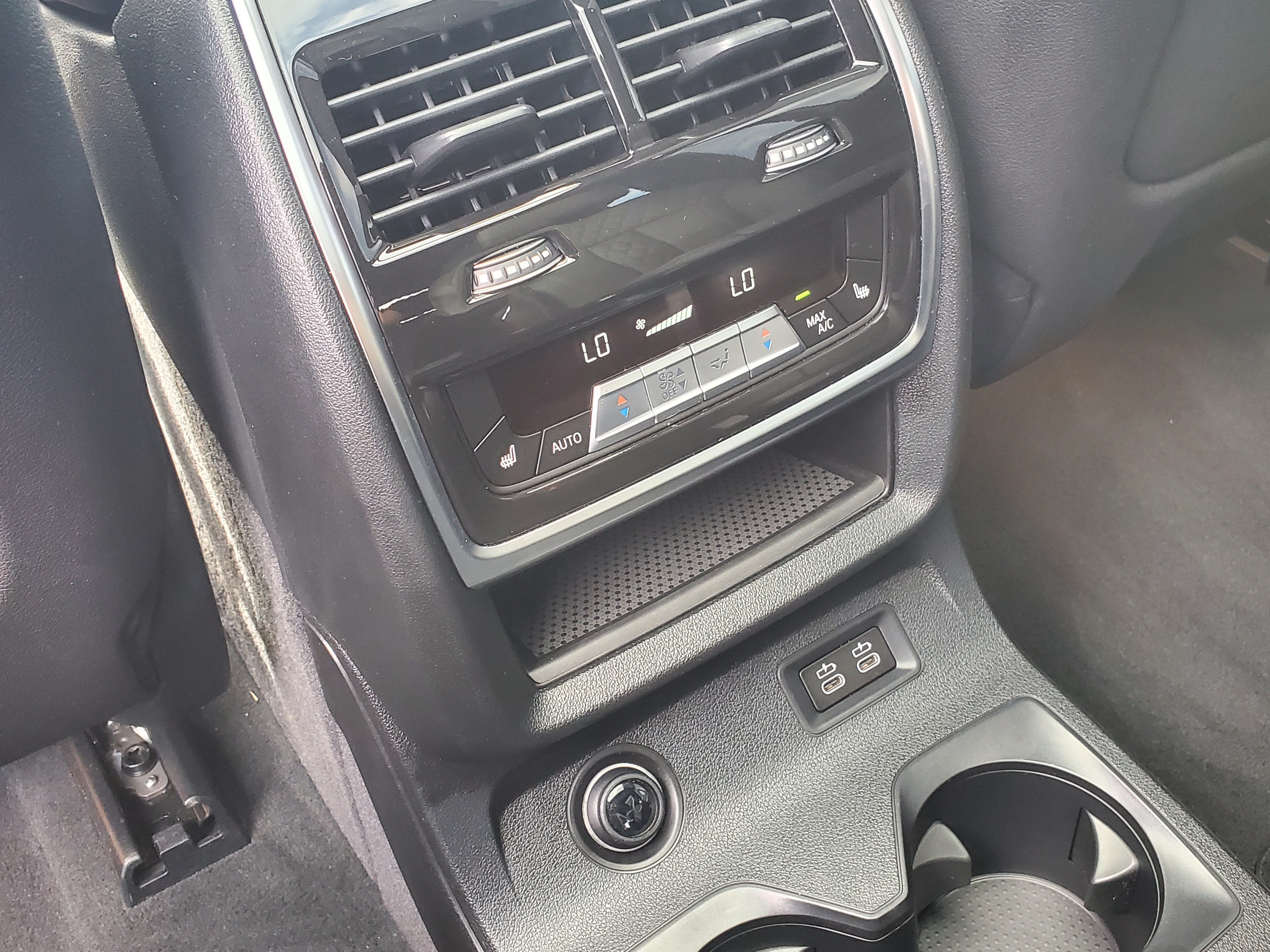 Certified 2025 BMW X7 M60i AWD/4WD image 32