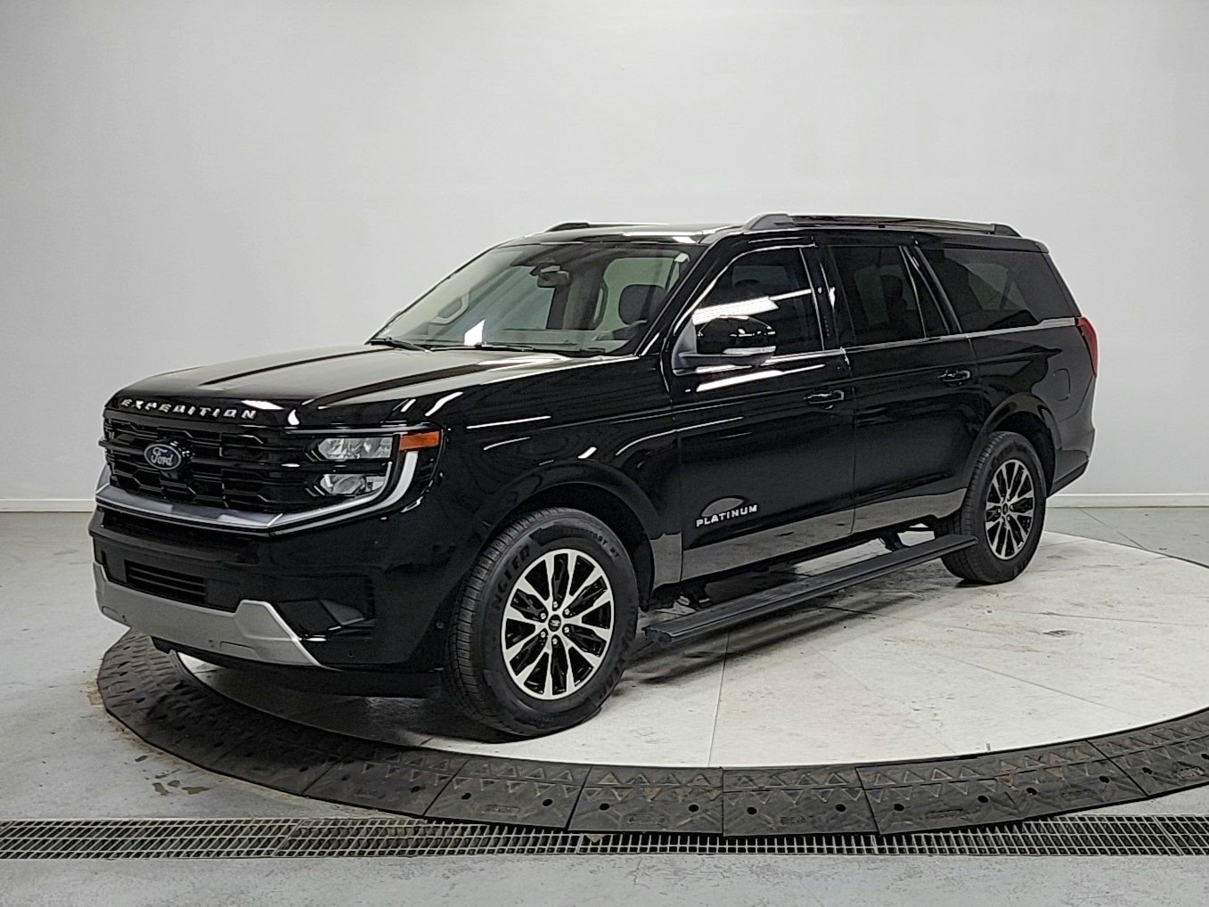 Used 2025 Ford Expedition Max Platinum image 3