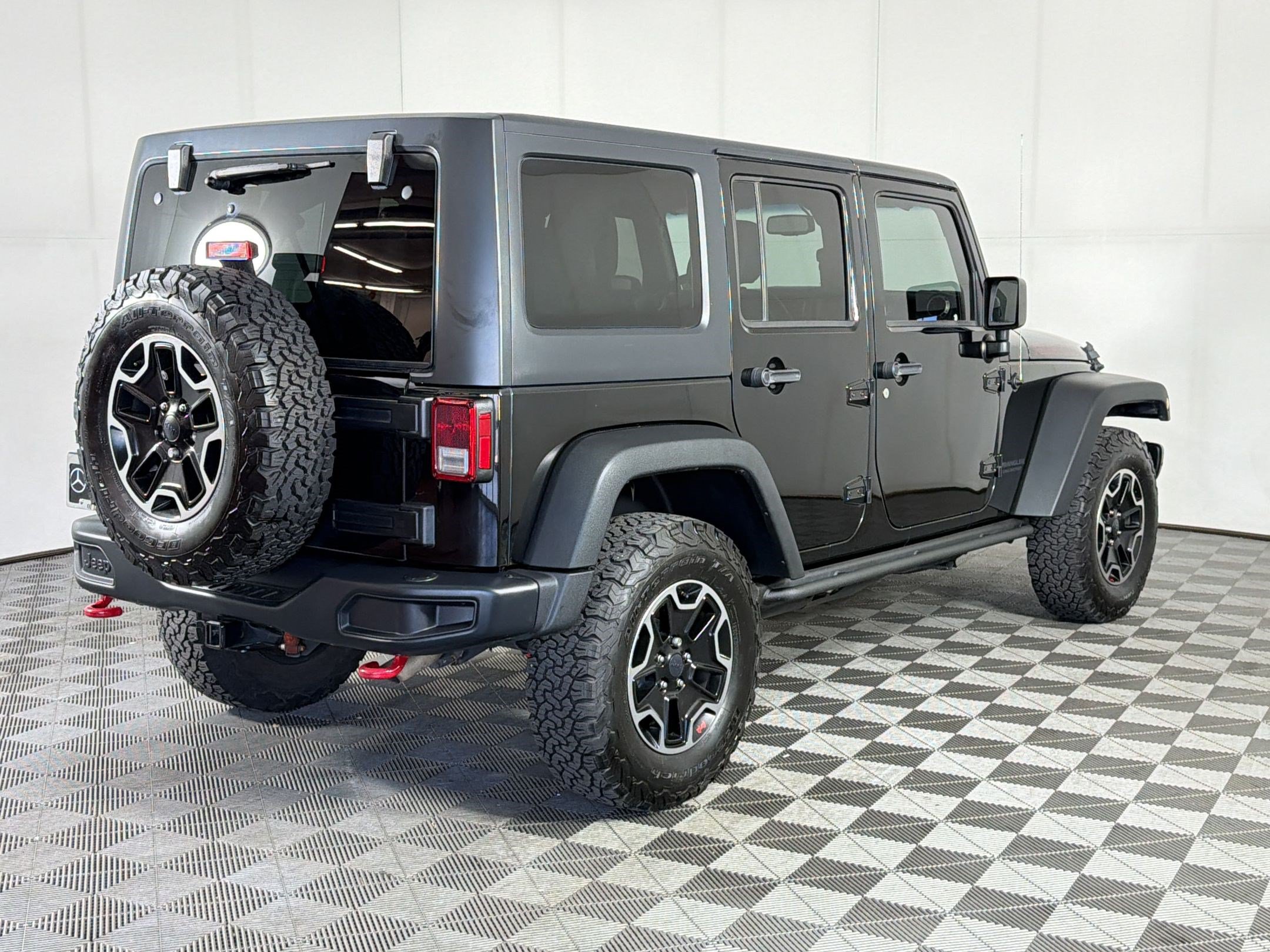 Used 2017 Jeep Wrangler Unlimited Rubicon AWD/4WD image 9