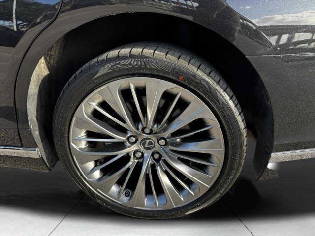 Used 2018 Lexus LS 500h w/ Luxury Package RWD image 51