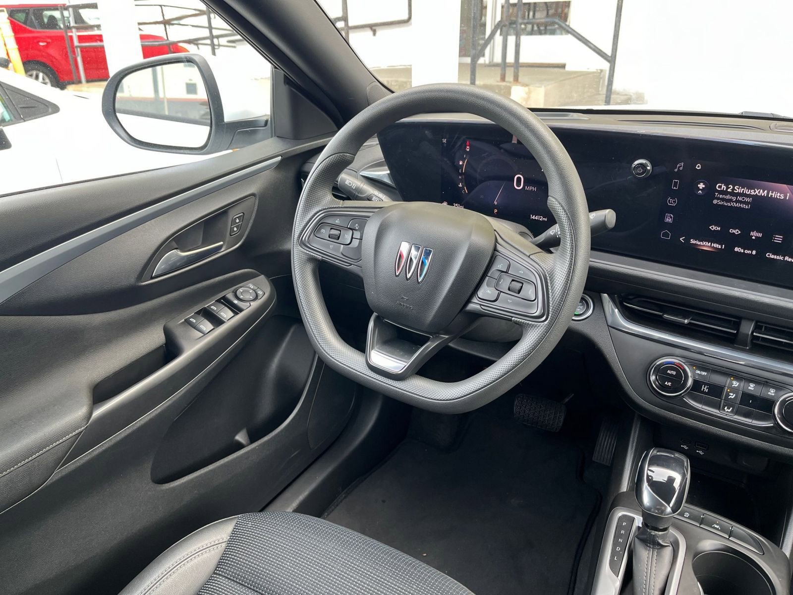 Used 2025 Buick Envista Preferred image 31