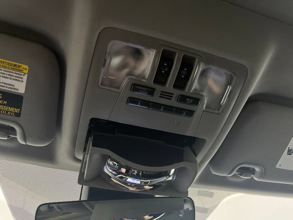 Used 2019 Toyota Highlander Limited AWD/4WD image 76