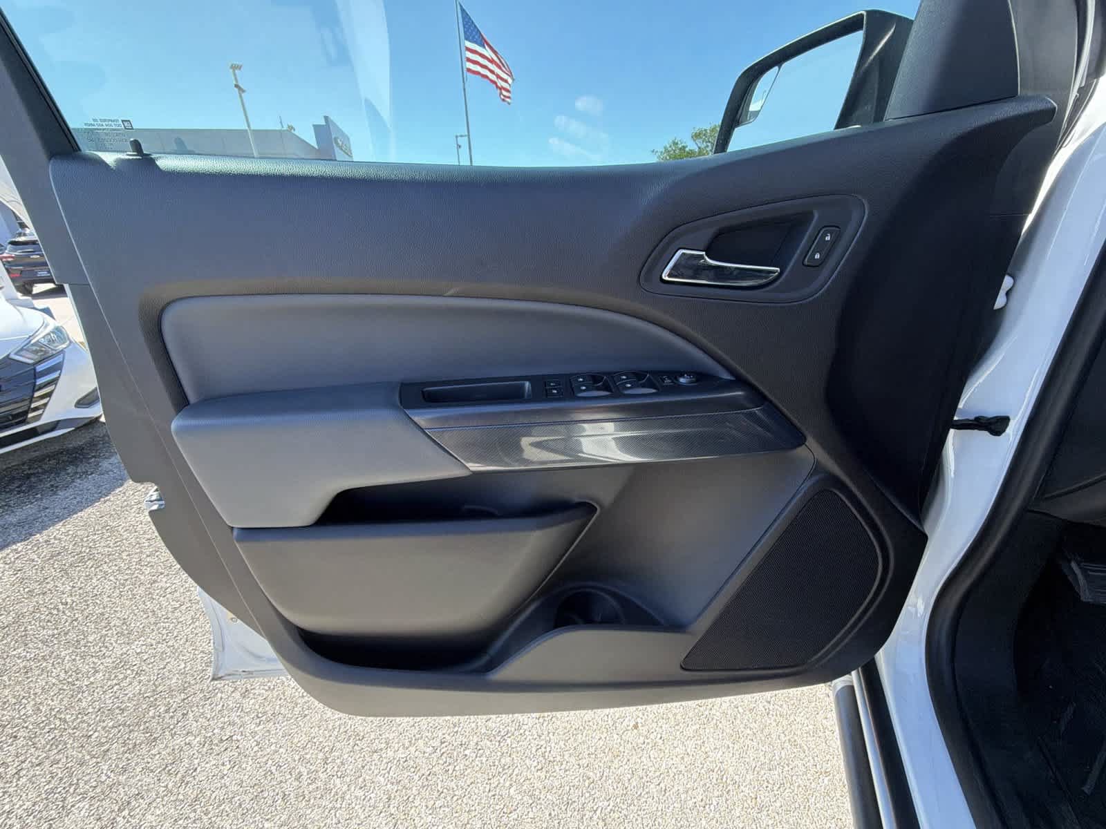 Used 2021 Chevrolet Colorado Z71 w/ Safety Package AWD/4WD image 21