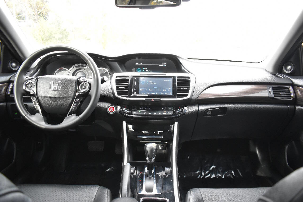 Used 2017 Honda Accord EX-L image 17