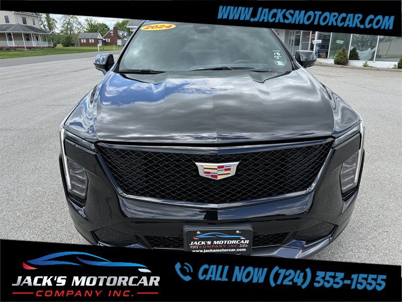 Used 2024 Cadillac XT4 Sport AWD/4WD image 4