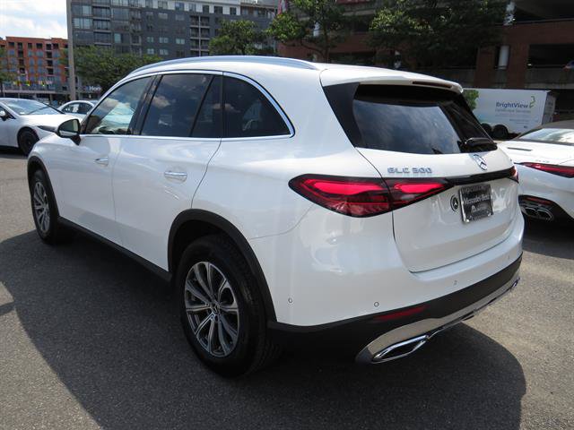 Used 2026 Mercedes-Benz GLC 300 4MATIC image 2