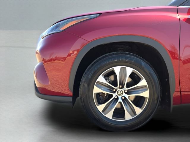 Used 2022 Toyota Highlander XLE image 14