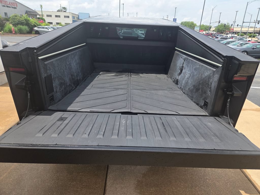 Used 2024 Tesla Cybertruck AWD Crew Cab image 12