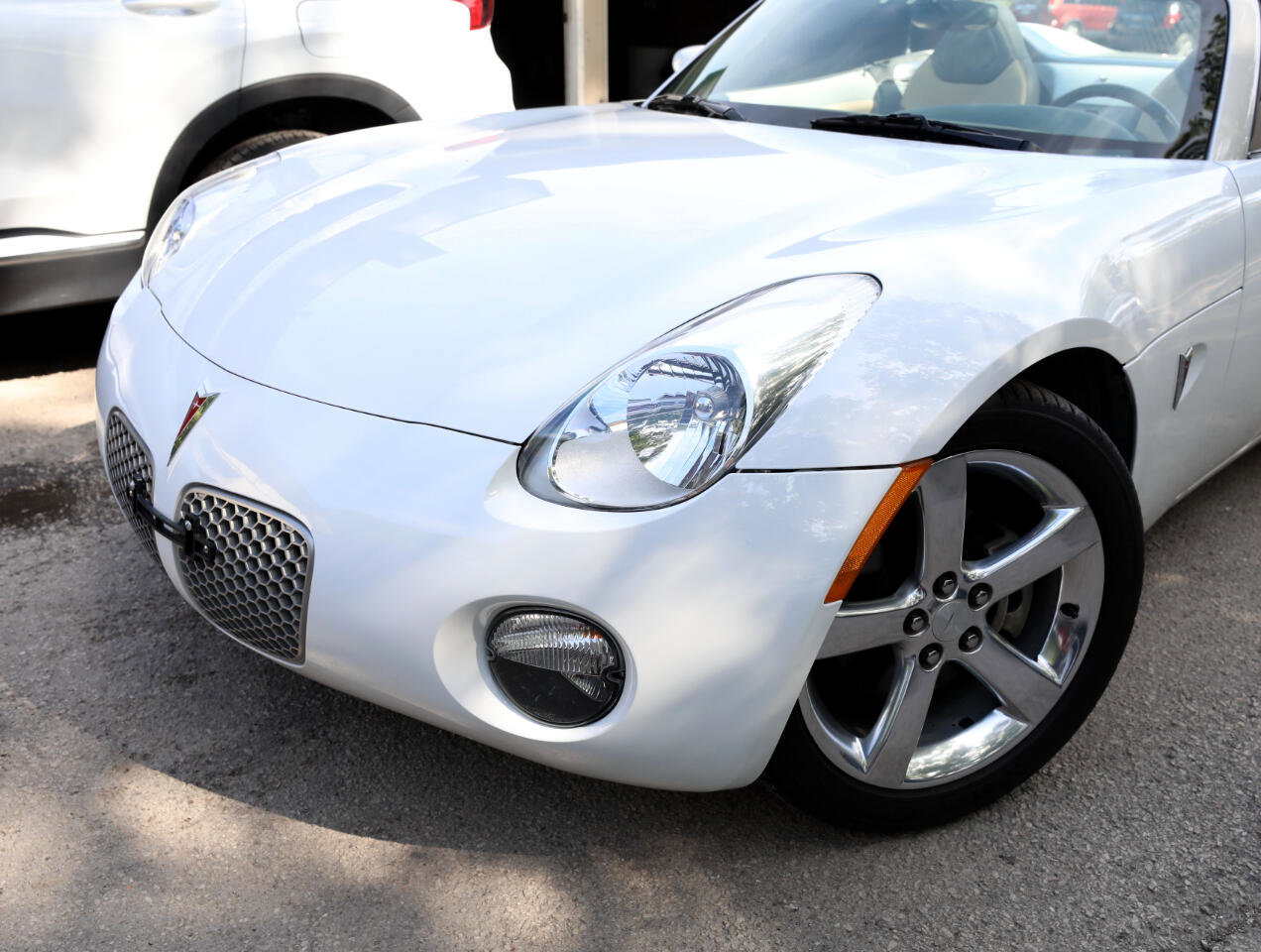Used 2006 Pontiac Solstice Convertible w/ Premium Package image 2