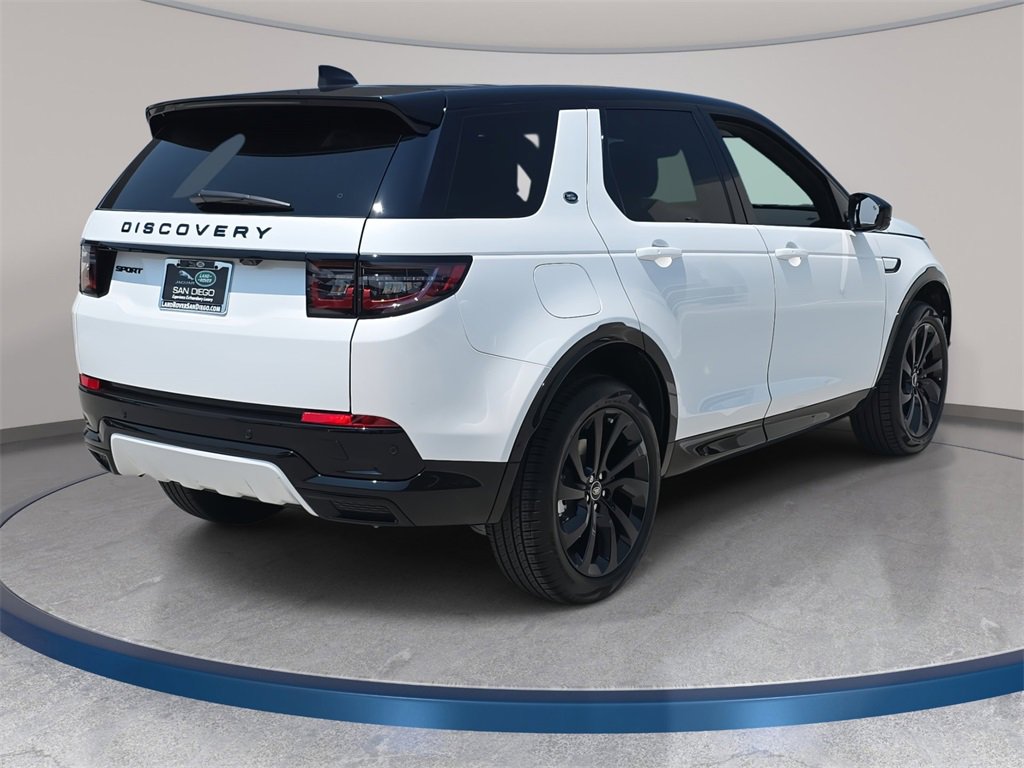 New 2025 Land Rover Discovery Sport Dynamic SE image 5