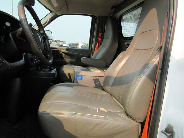 Used 2015 Chevrolet Express 2500 RWD image 29