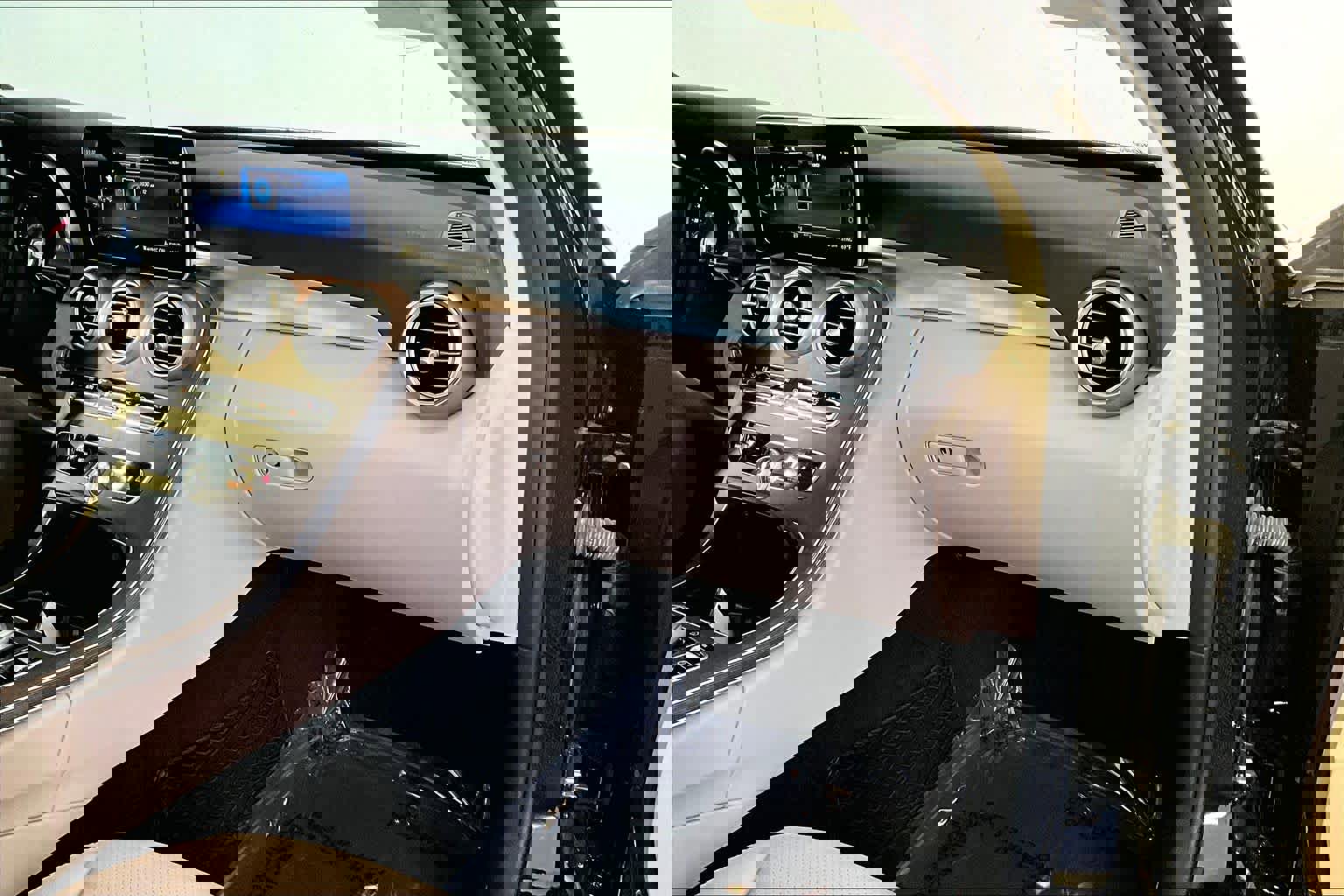 Used 2020 Mercedes-Benz C 300 4MATIC Sedan image 19