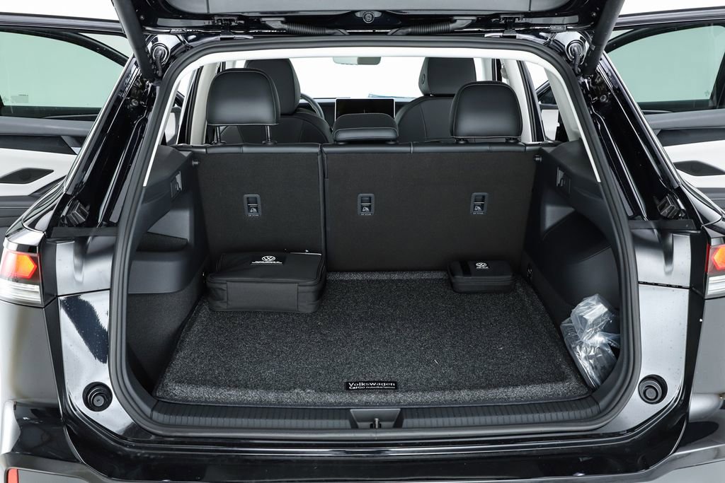 New 2026 Volkswagen Tiguan SE image 29