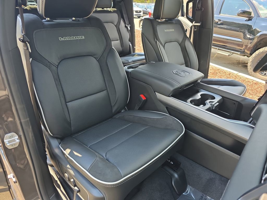 New 2026 RAM 1500 Laramie AWD/4WD image 10