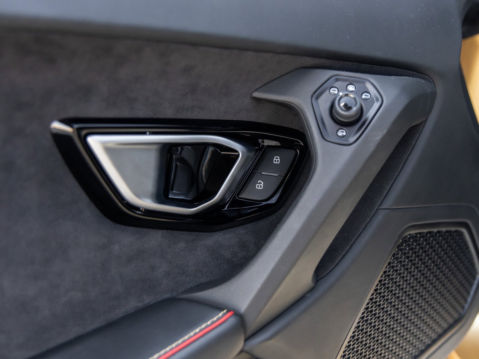 Used 2020 Lamborghini Huracan EVO image 27