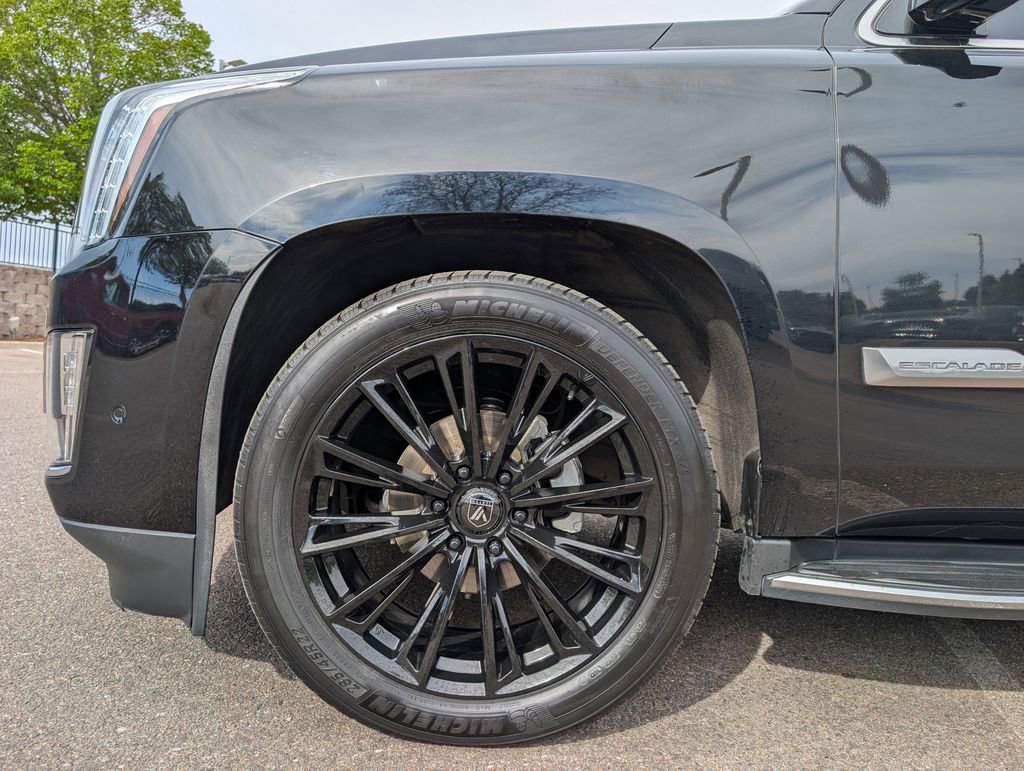 Used 2019 Cadillac Escalade ESV Premium Luxury AWD/4WD image 9