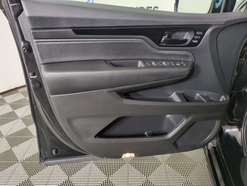 Used 2024 Honda Odyssey Elite image 14