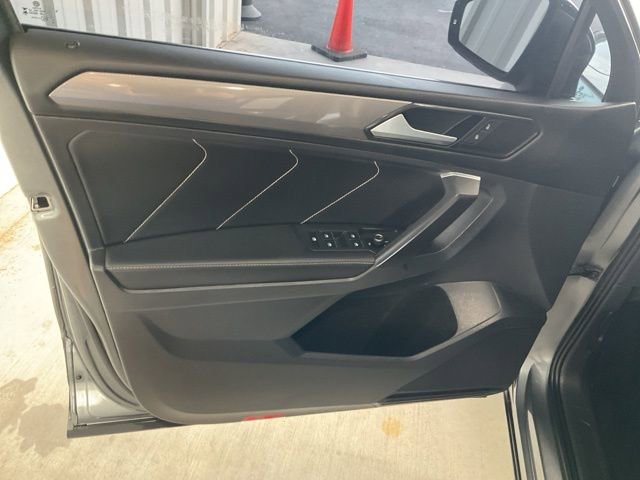 Used 2023 Volkswagen Tiguan SE FWD image 5
