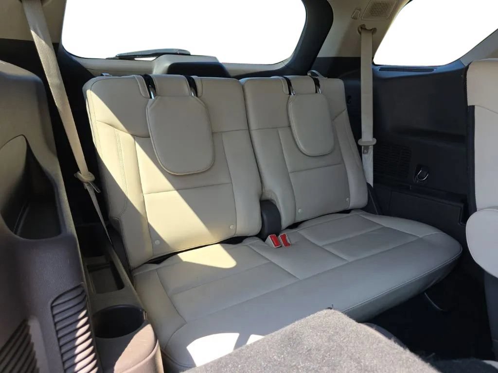 Used 2020 Ford Explorer Platinum w/ Premium Technology Package AWD/4WD image 21