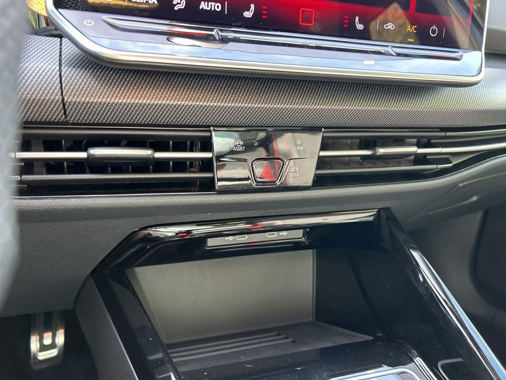 New 2026 Volkswagen GTI SE FWD image 38