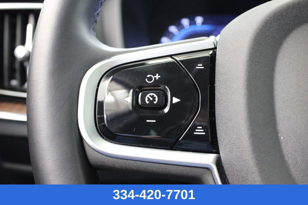 Used 2025 Volvo V60 B5 Cross Country Plus image 27