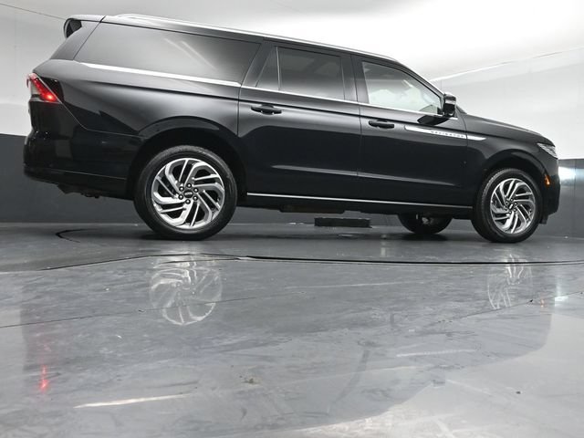 Certified 2025 Lincoln Navigator L Reserve AWD/4WD image 41