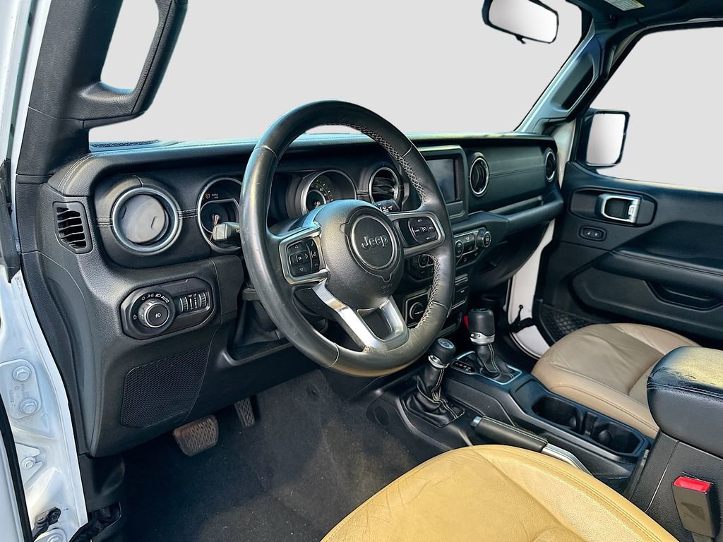Used 2018 Jeep Wrangler Unlimited Sahara image 12
