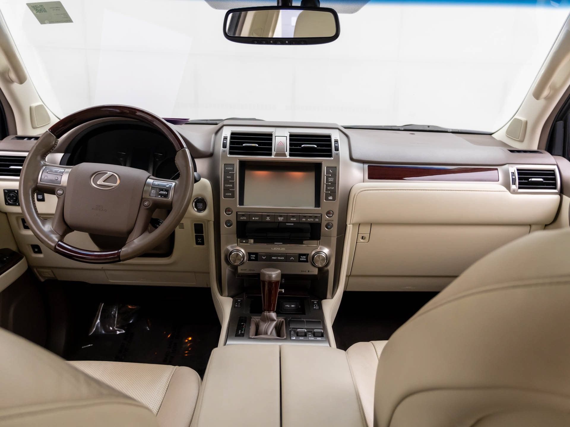 Used 2019 Lexus GX 460 Premium w/ Premium Package AWD/4WD image 10
