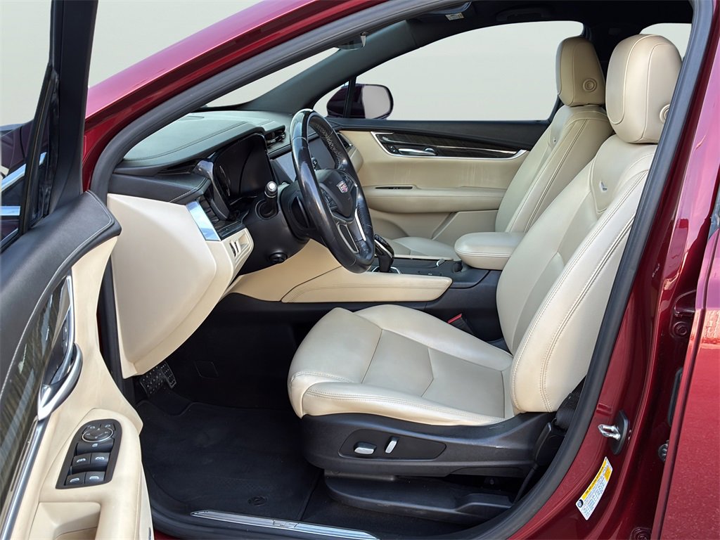 Used 2018 Cadillac XT5 FWD image 9