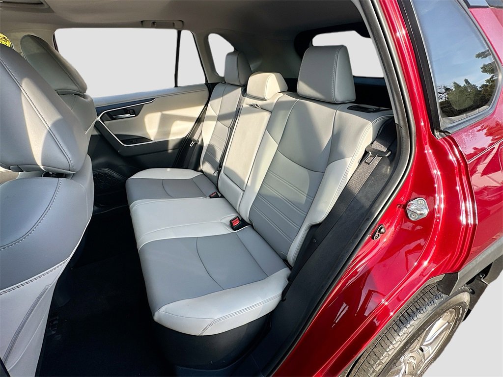 Used 2019 Toyota RAV4 Limited image 25