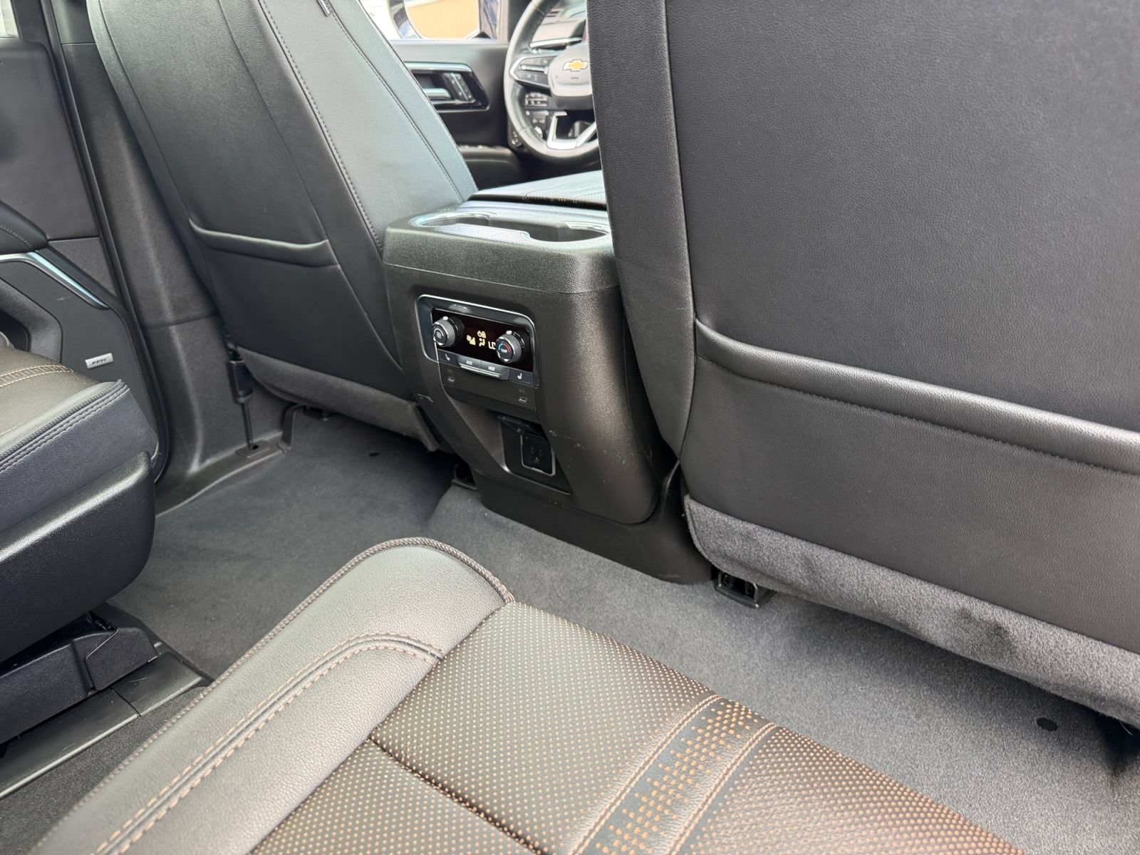 Used 2025 Chevrolet Tahoe High Country AWD/4WD image 15