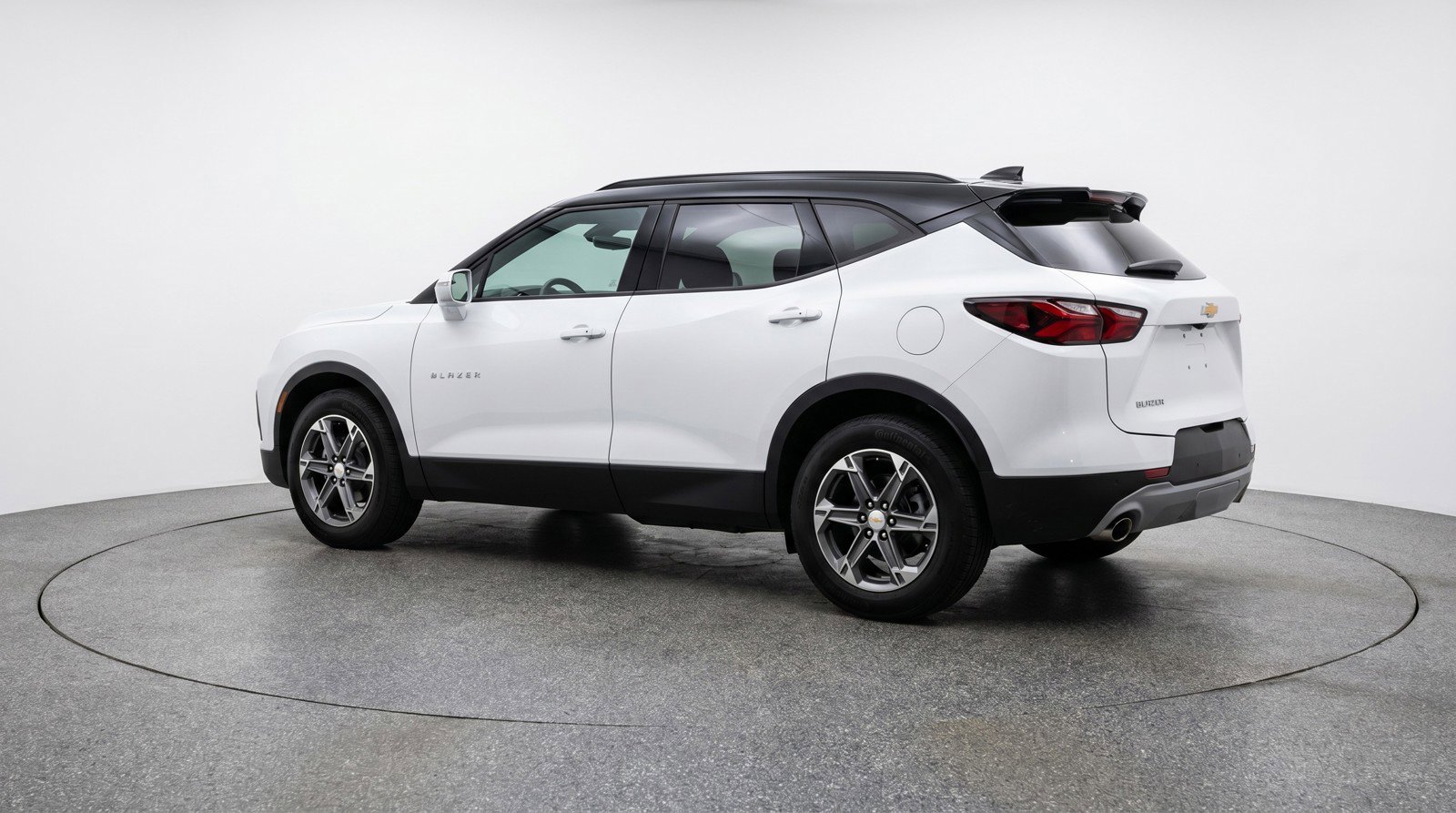 Used 2025 Chevrolet Blazer LT FWD image 6