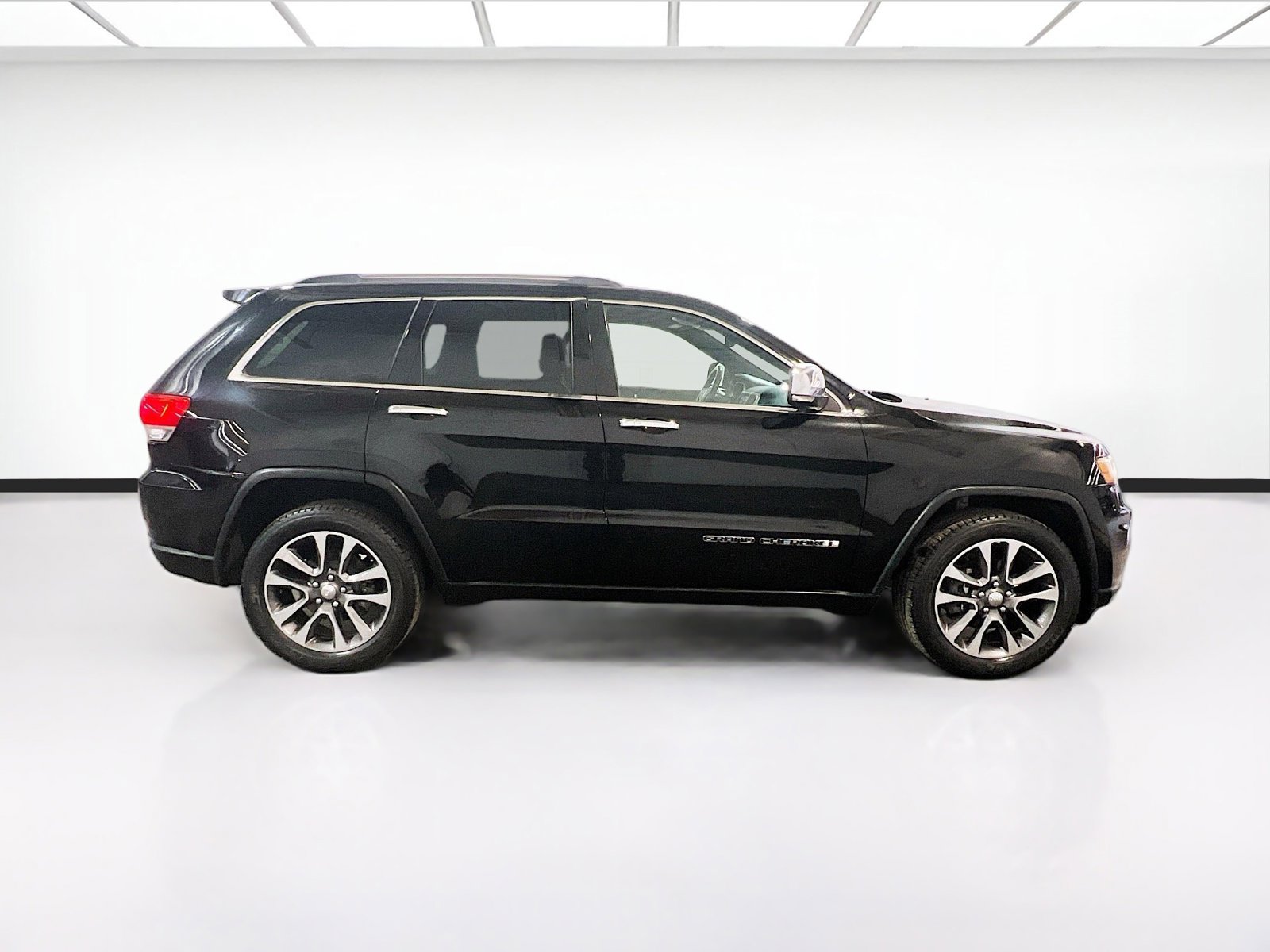 Used 2018 Jeep Grand Cherokee Limited image 25