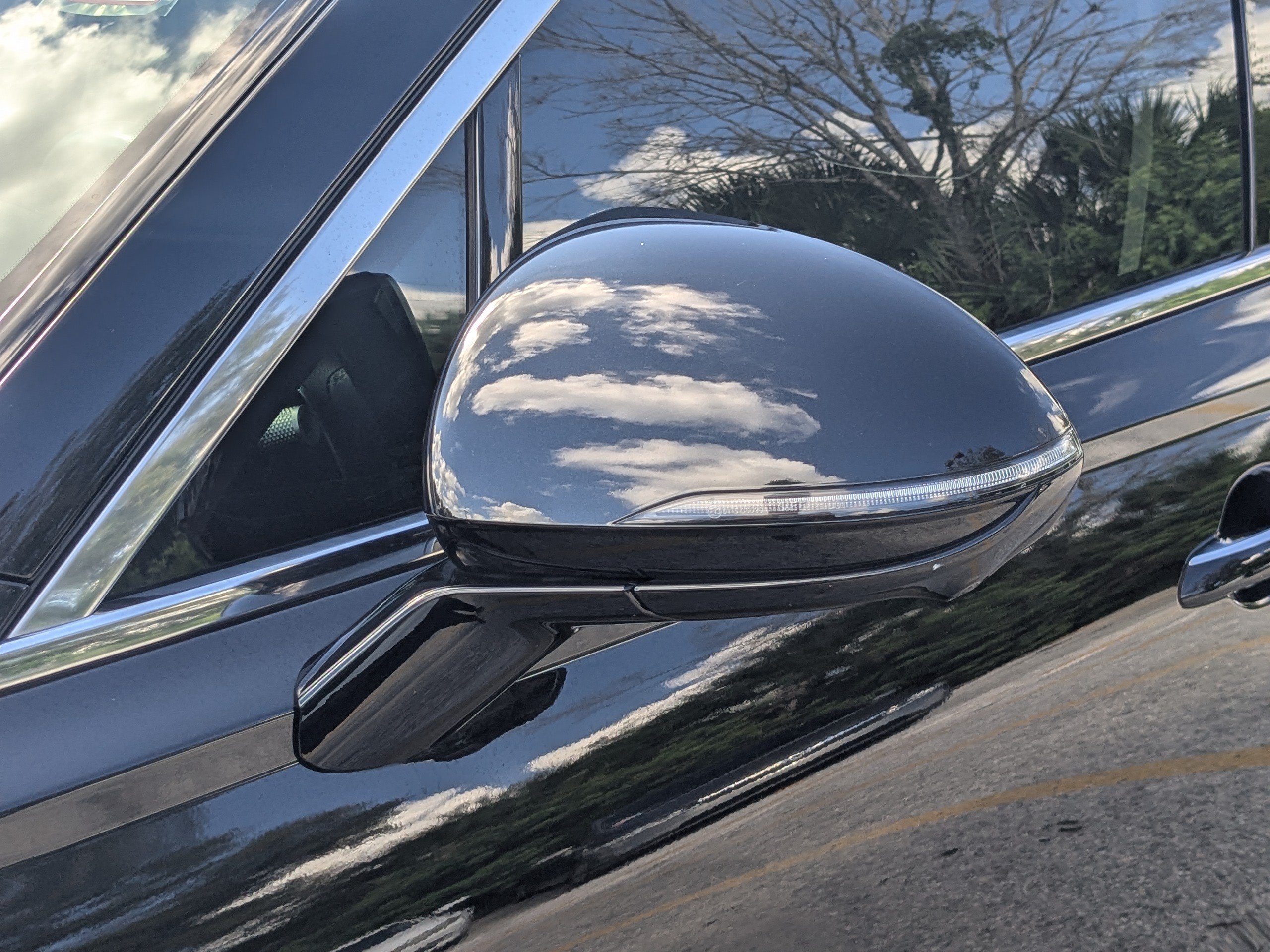 Used 2023 Genesis GV70 2.5T w/ Advanced Package AWD/4WD image 13