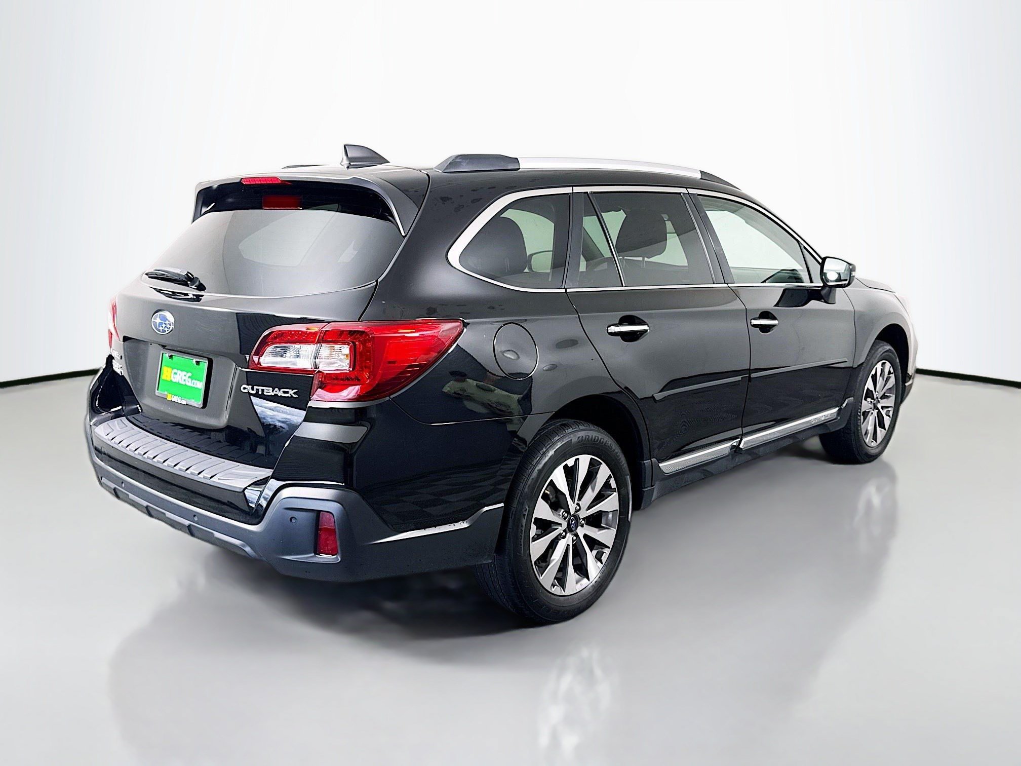 Used 2018 Subaru Outback 2.5i Touring AWD/4WD image 10