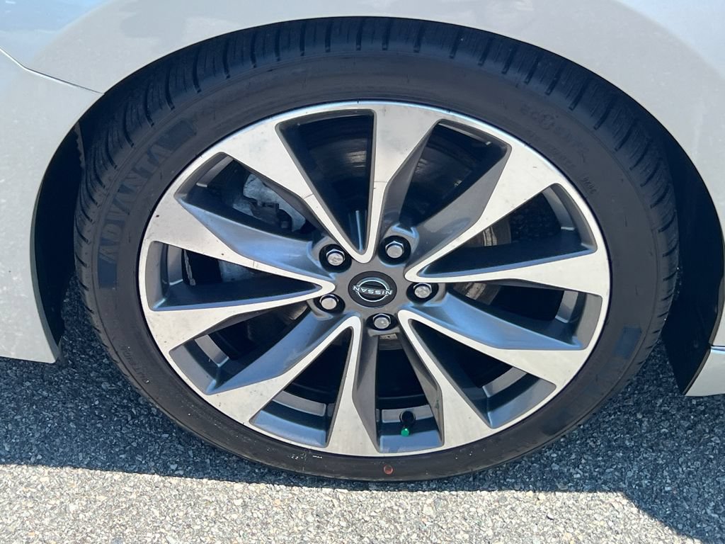 Used 2023 Nissan Maxima Platinum w/ Sport Mat Group FWD image 12