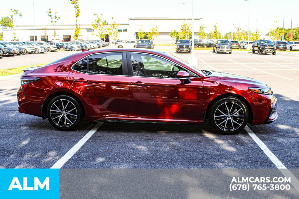 Used 2024 Toyota Camry SE FWD image 8