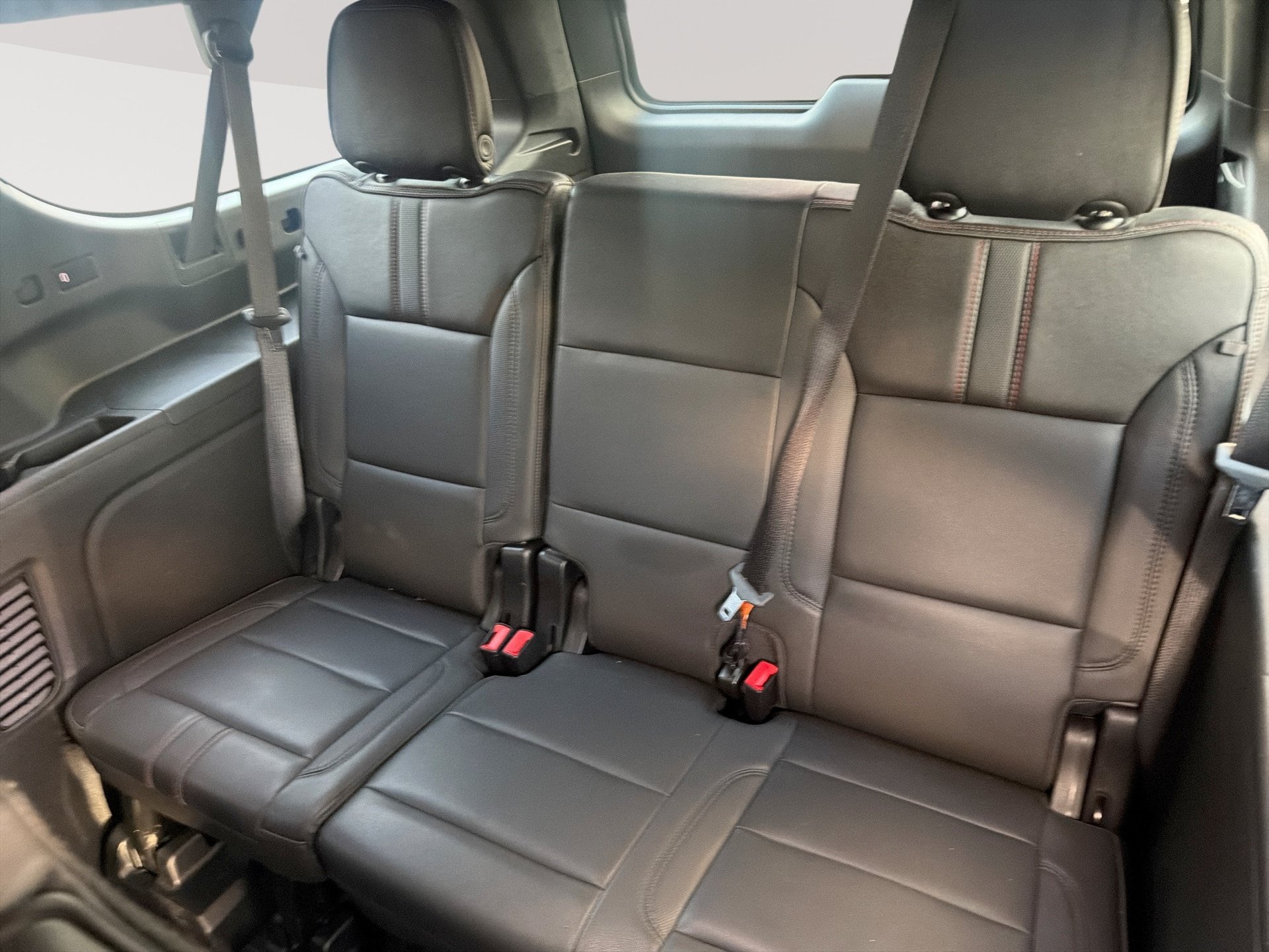 Used 2023 Chevrolet Suburban RST AWD/4WD image 27