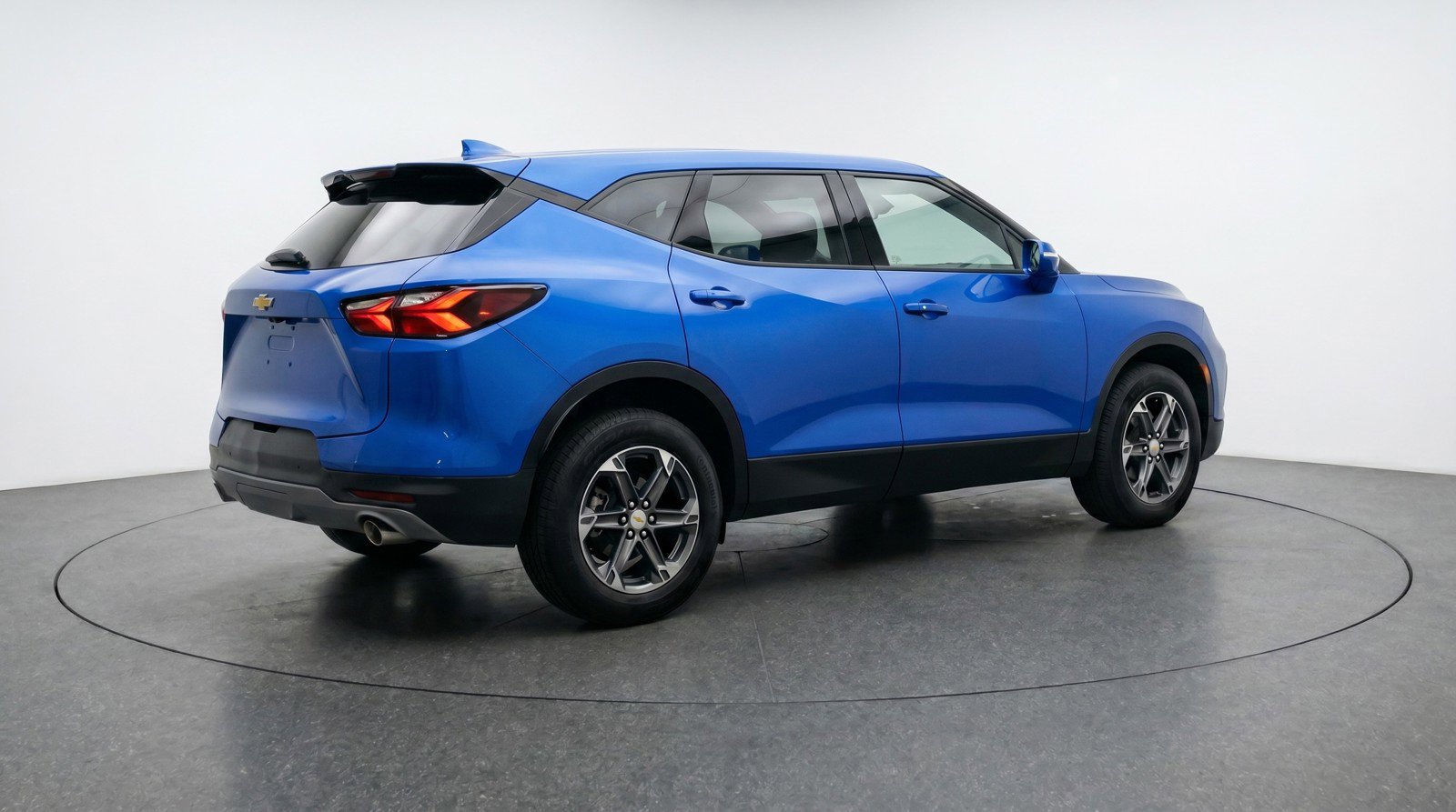 Used 2025 Chevrolet Blazer LT FWD image 9