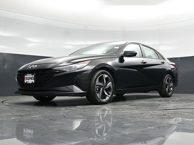 Used 2023 Hyundai Elantra SEL w/ Convenience Package FWD image 54