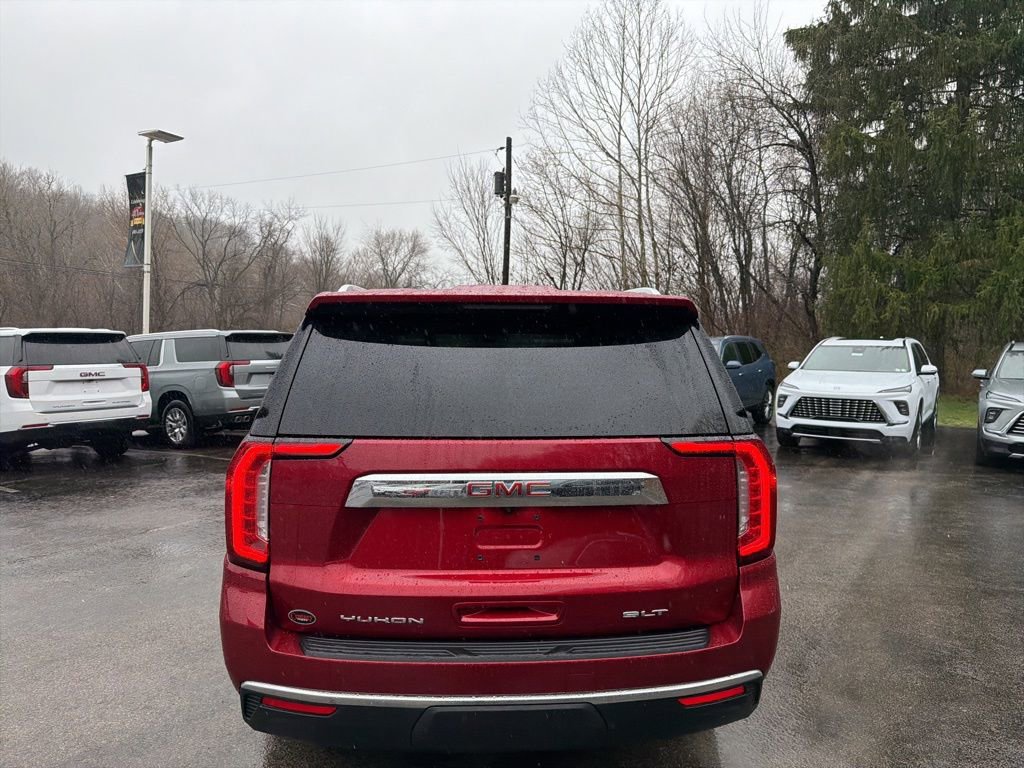 Used 2024 GMC Yukon SLT w/ SLT Luxury Package RWD image 9