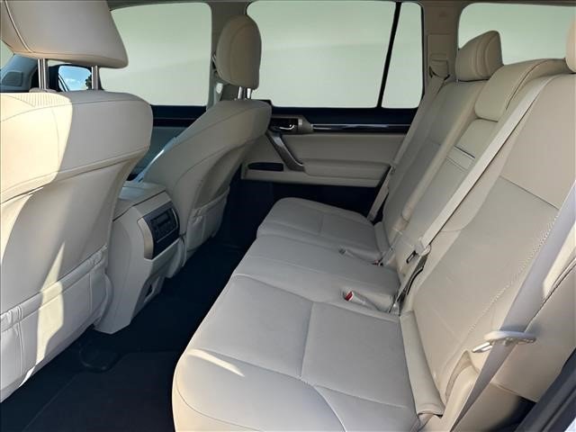 Used 2020 Lexus GX 460 Premium w/ Premium Package AWD/4WD image 14