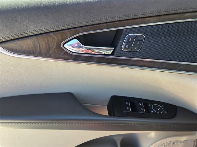 Used 2017 Lincoln MKX Reserve image 22