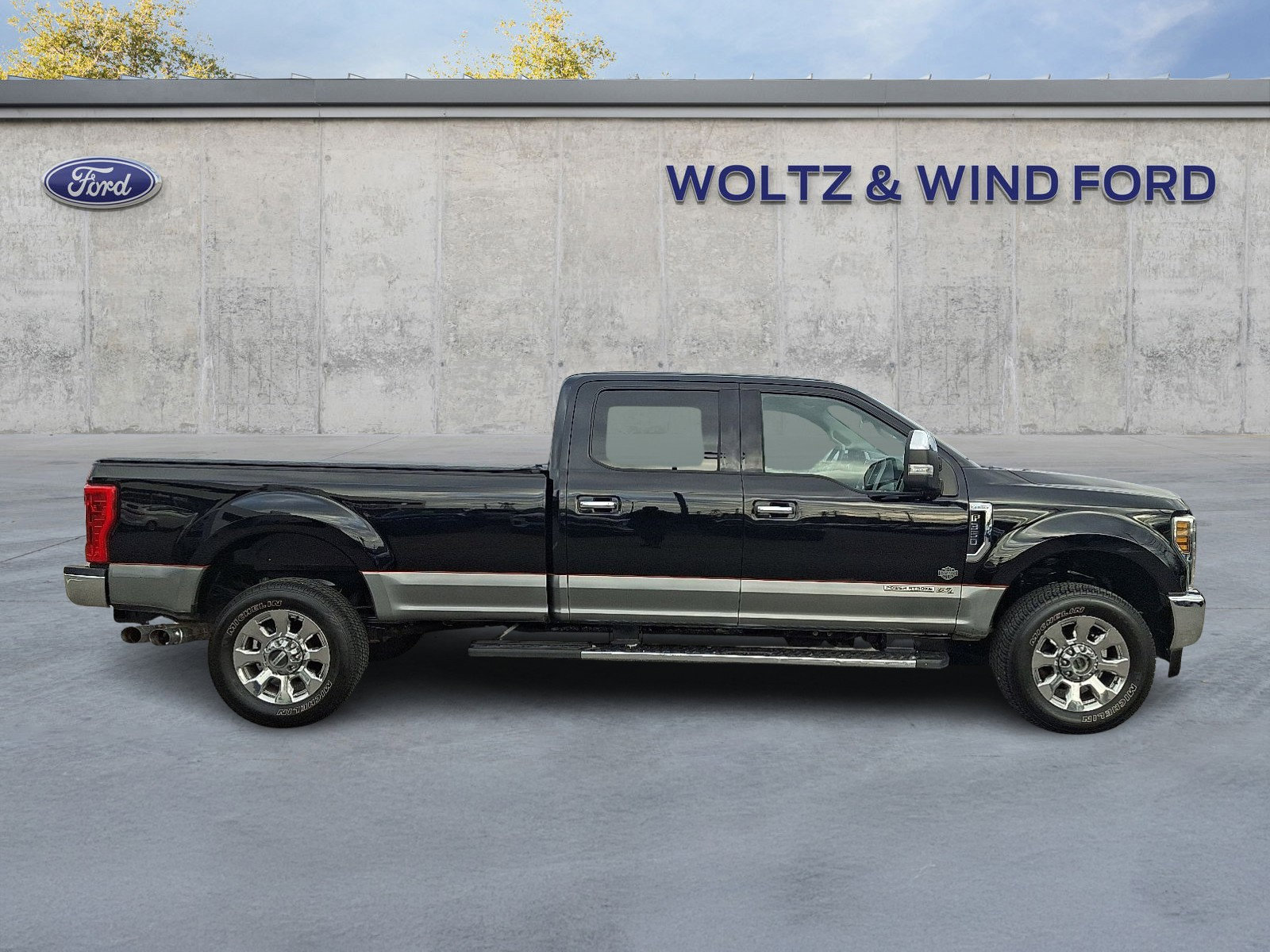 Used 2019 Ford F350 Lariat w/ Chrome Package image 7